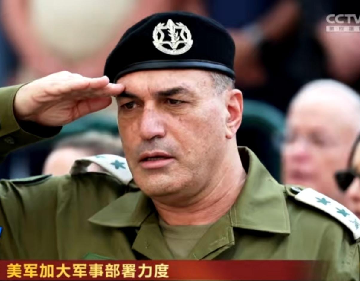 美军正加大在中东的军事部署力度，B-52轰炸机与F-35战机编队飞行，F-15战