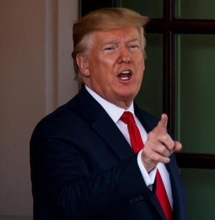 盖世普言！有人当面问特朗普：“世界上还有谁能管得了你？”

特朗普这话太不讲道理