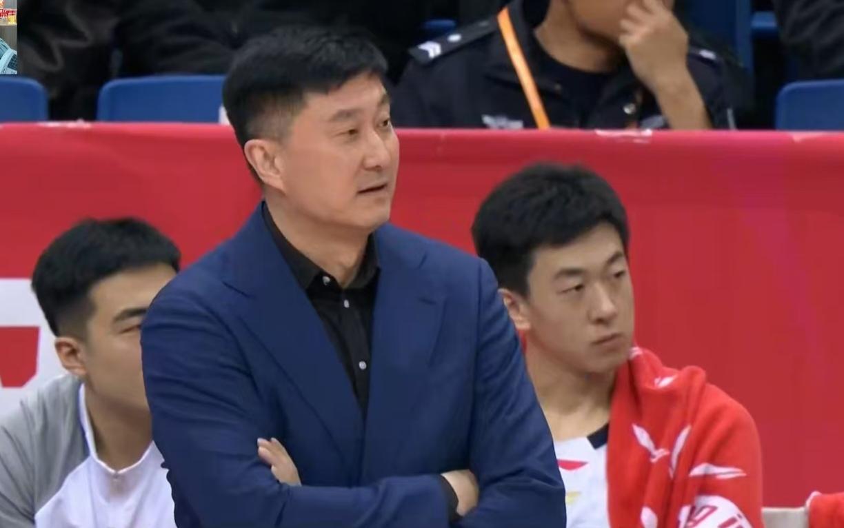 杜峰教练赛后采访尽显大格局！昨天晚上，广东男篮客场艰难的逆转了青岛，杜指赛后采访