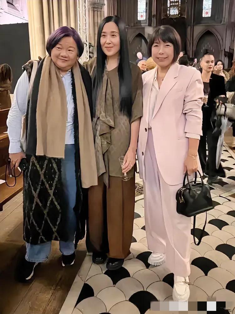 三位颜值一般，才大博见的女人同框：我只认出了才分如云的时尚教母洪晃与才华若藻的张