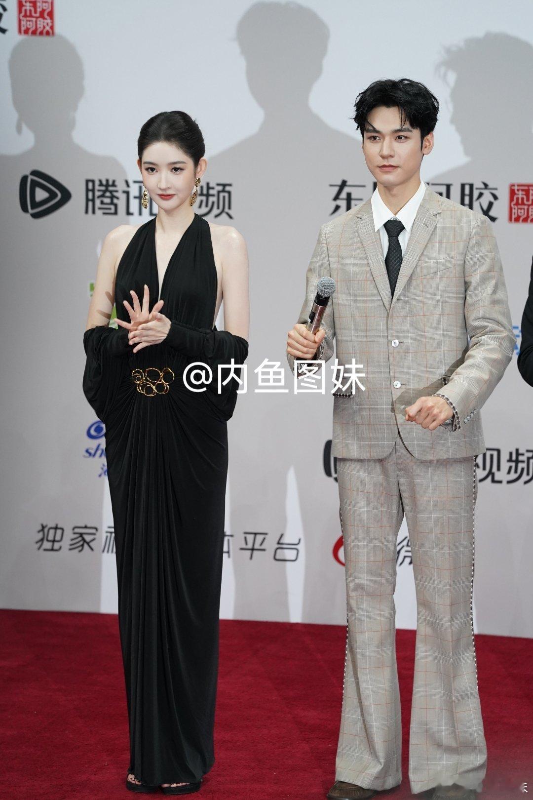 龚俊王玉雯同框看着像个机器人，王玉雯气质好绝！星光大赏红毯星光大赏