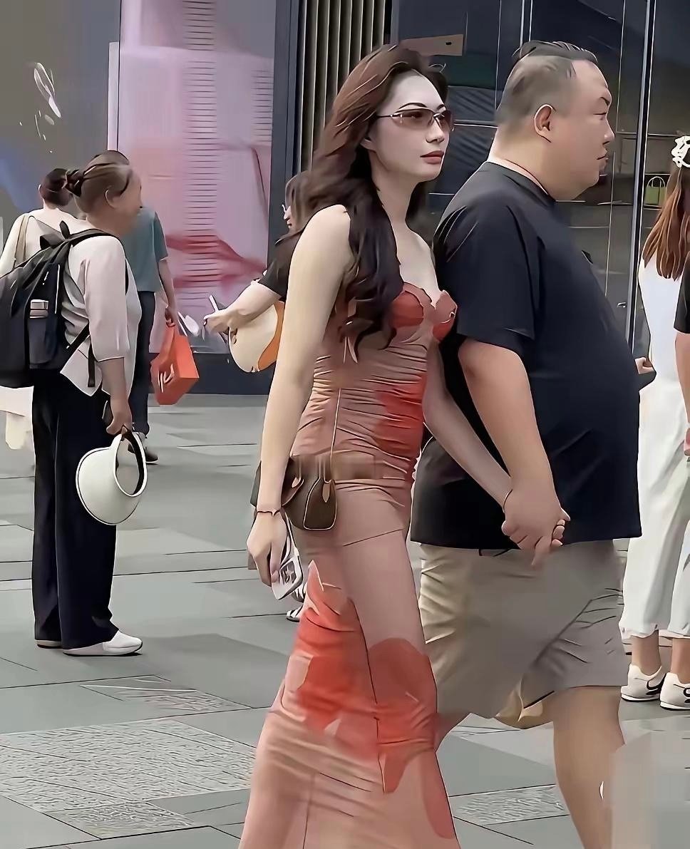 为什么长得一般，老婆都这么漂亮 