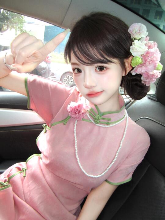 这件旗袍也太甜了吧～🌸