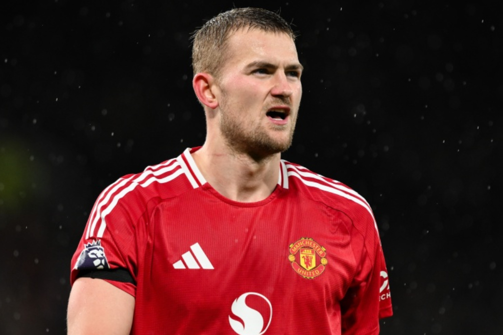 多打一人仍输球！德里赫特：球队缺少在关键时刻挺身而出的渴望11月25日讯 英超第