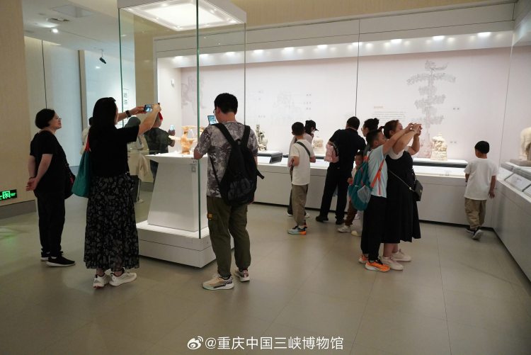 连续5天一早提示“预约已满” 这个五一假期三峡博物馆到底有多