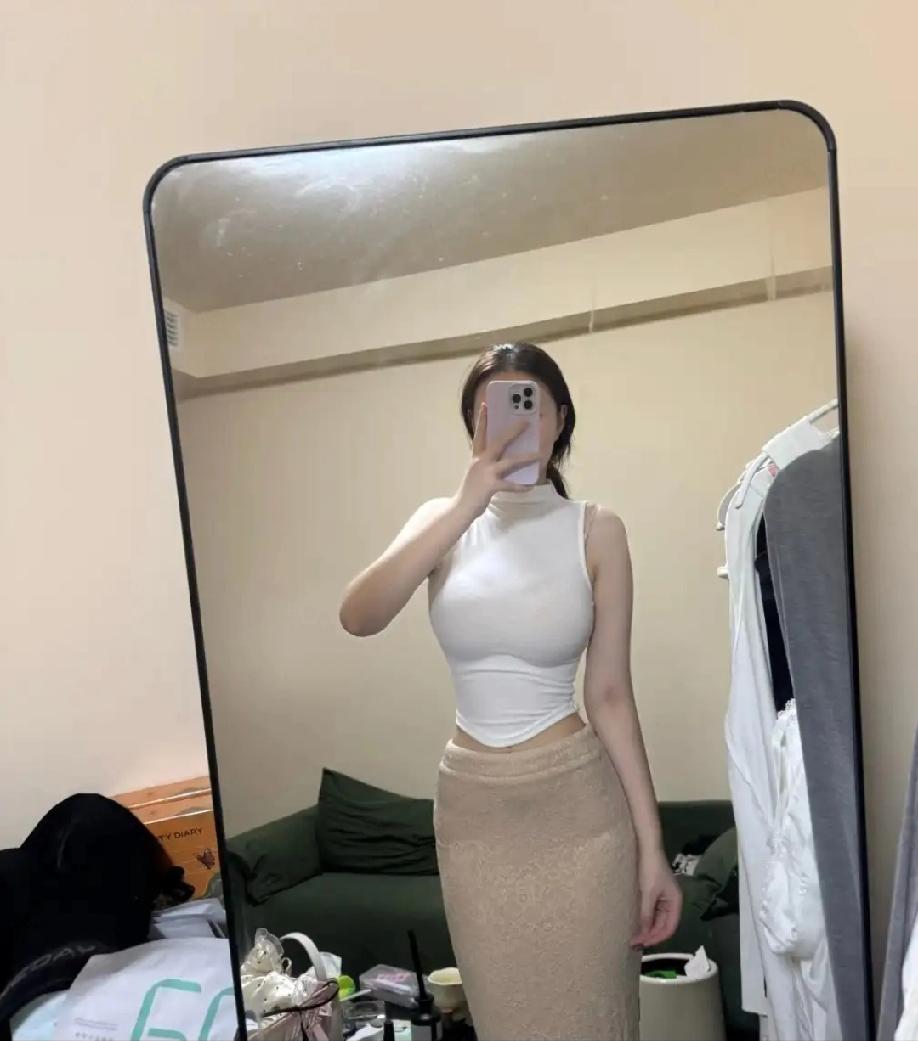身材第一位，因为有气质比的就是身材 硬核身材 网红好身材 性感辣妹身材 气质