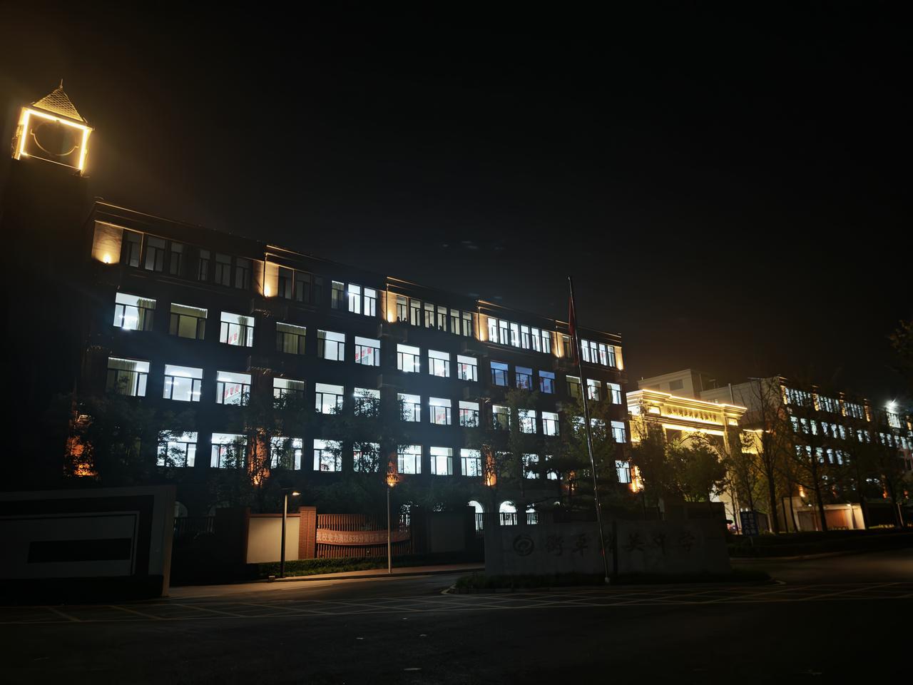 最近总是觉得心里堵的慌，也说不出具体是为什么，心里总是记挂着工作还没有完成，总是
