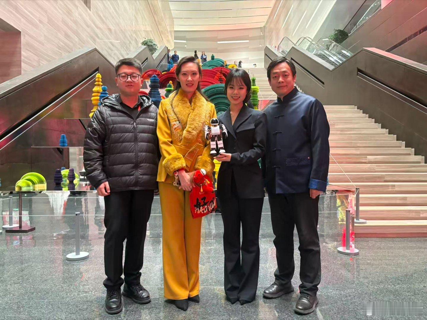 世界很冷，中国很酷：外国驻华记者新春招待会如是说遇到GEEKROS联合创始人 江