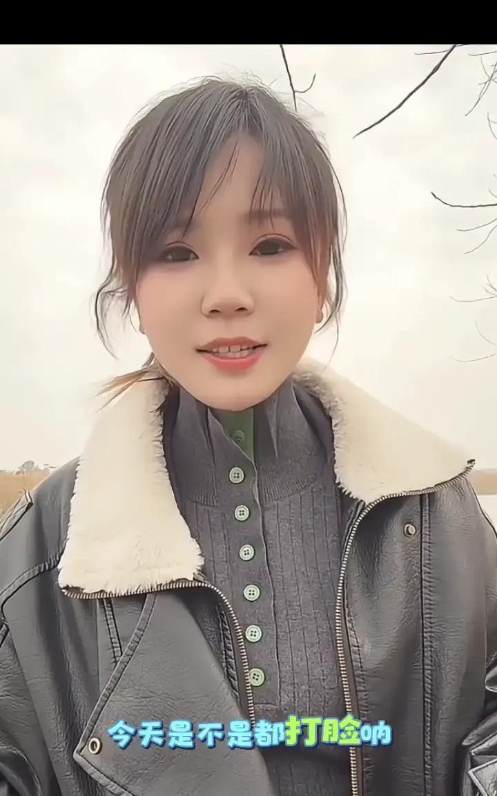 天门钓友叶子在汉北河用手竿钓了条一斤多的鳜鱼。这事挺有意思，一下就在当地钓鱼圈传