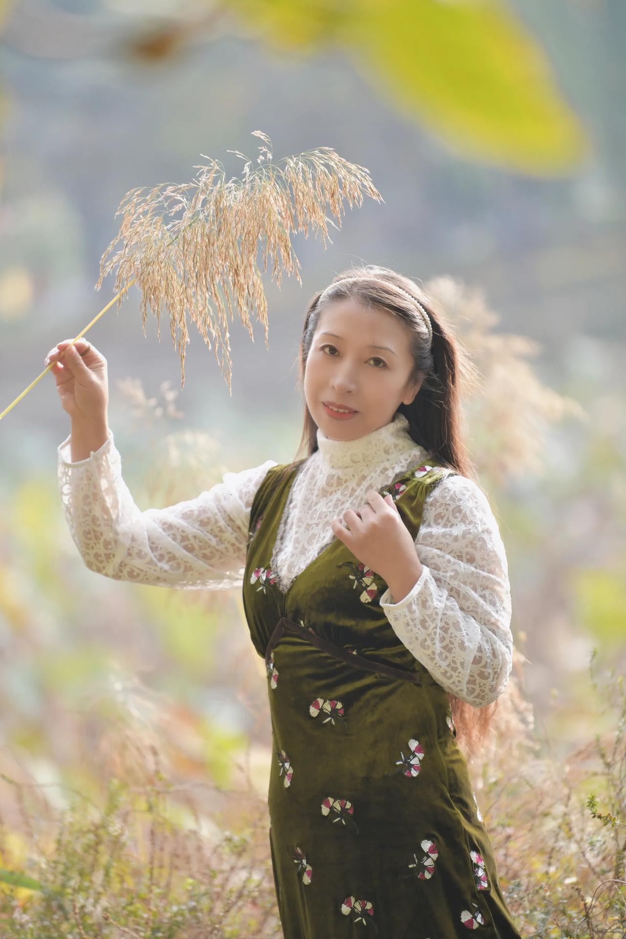 金秋时节，美丽的龙湖公园风景！#公园里邂逅之美# #拍一组公园美景# #一起拍公