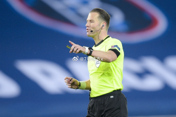 欧足联公布了博德闪耀vs尤文的欧冠裁判组名单，荷兰裁判马克列执法。主裁判 丹尼·