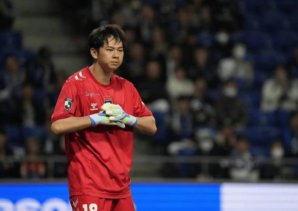 大阪钢巴1-0击败利雅得胜利夺得本赛季亚冠2冠军，大阪钢巴门将荒木琉伟也用出色的