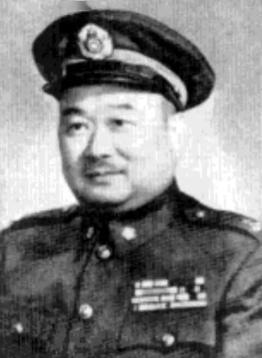 1948年淮海战役开打，徐州剿总总司令刘峙经营海州私盐生意，为转运自家盐货强行拖