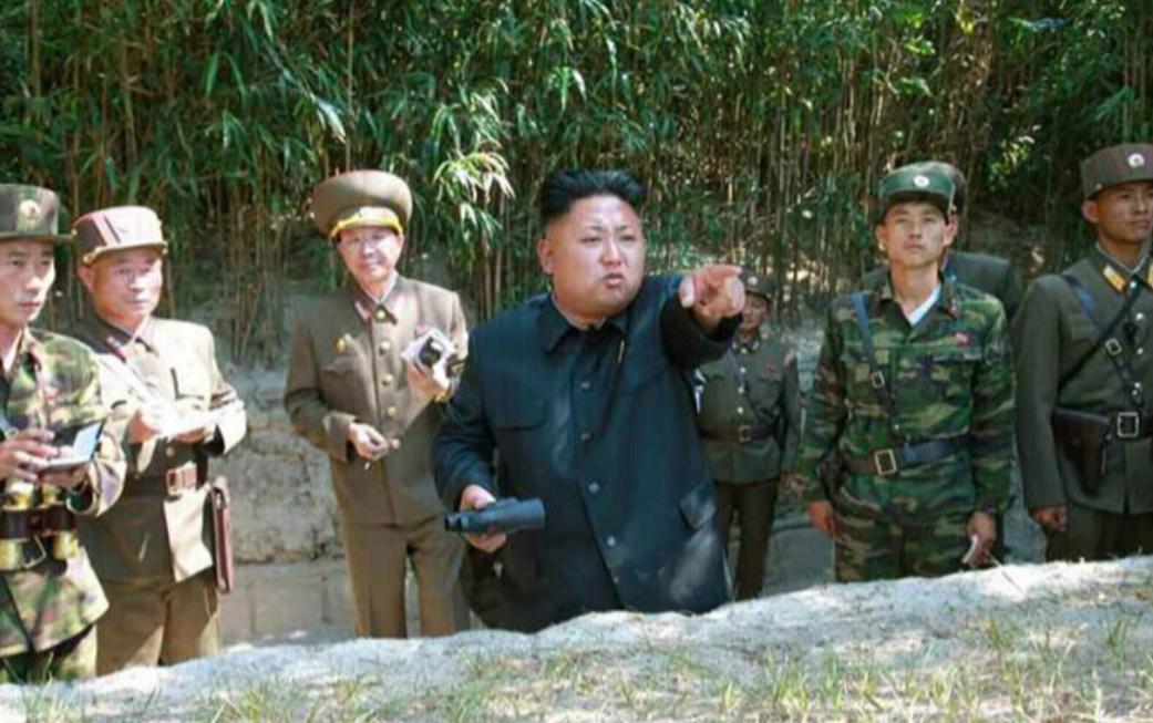 有网友说，金正恩现在心里，恐怕只剩下一件事：坦克！刚刚在中国看完“全球最强”的1