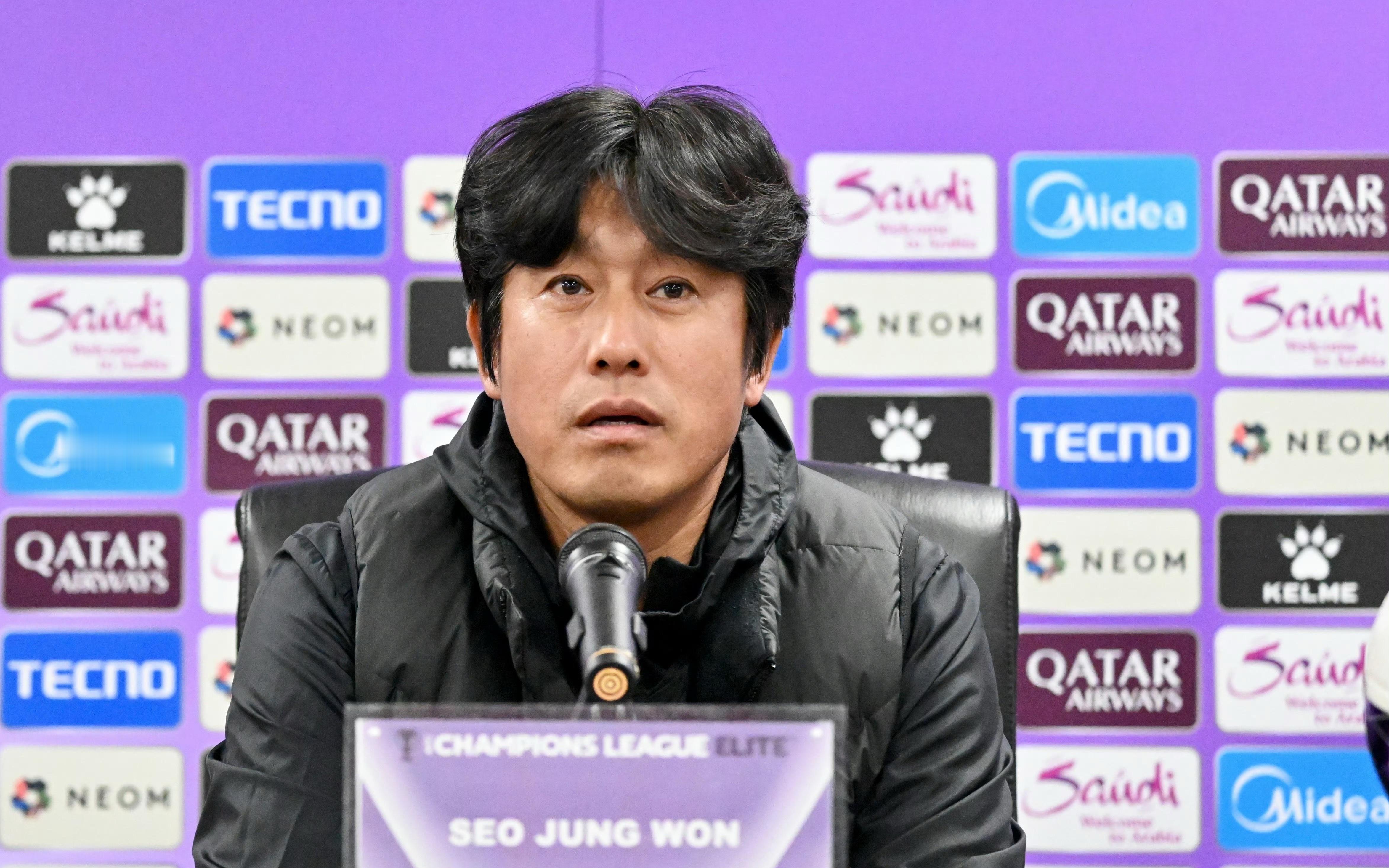 徐正源暂时中止与成都续约谈判中超联赛 凭借在成都的表现，徐正源再找一份工作肯定是