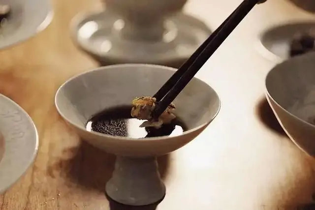 世界上最愚蠢的行为，就是跟别人讲道理。永远记住:位置不同，少言为贵；认知不同，不