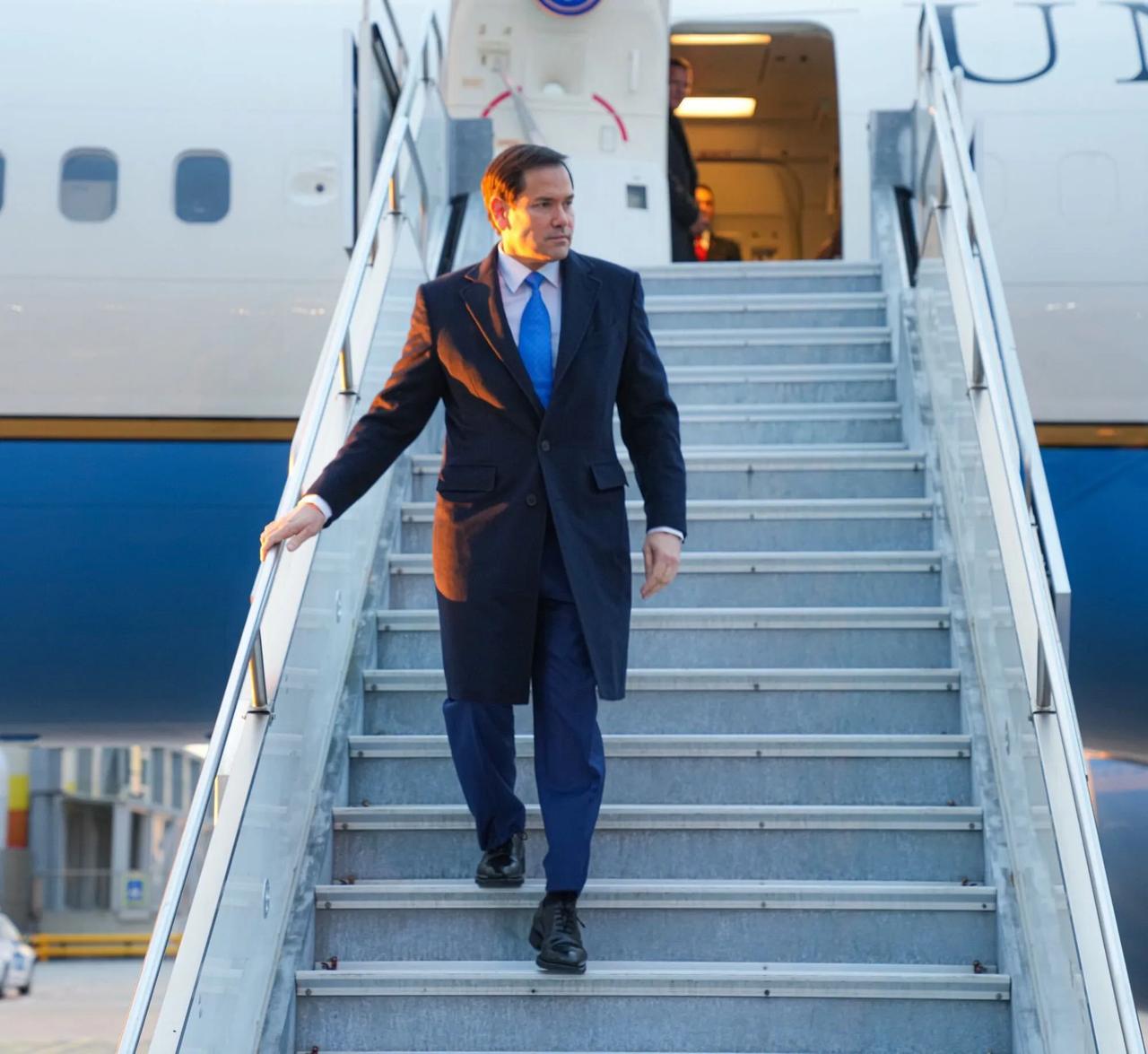 美国佛罗里达州州长罗恩·德桑蒂斯：美国与欧洲同属一个文明

它跨越大陆、远涉重洋