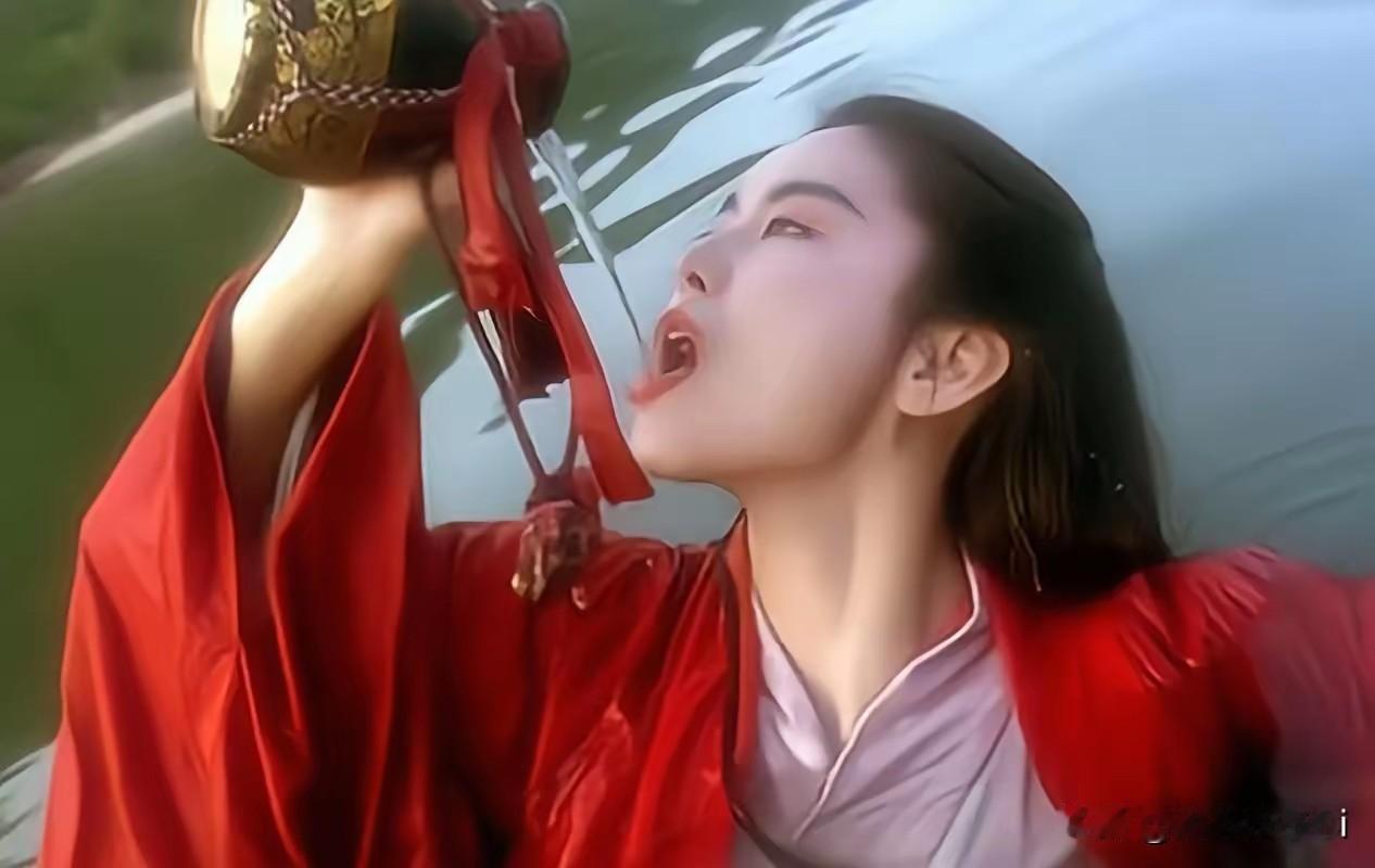 林青霞女儿说，妈妈演的东方不败，眼睛会杀人。林青霞那个时候很年轻，演的也好，永远