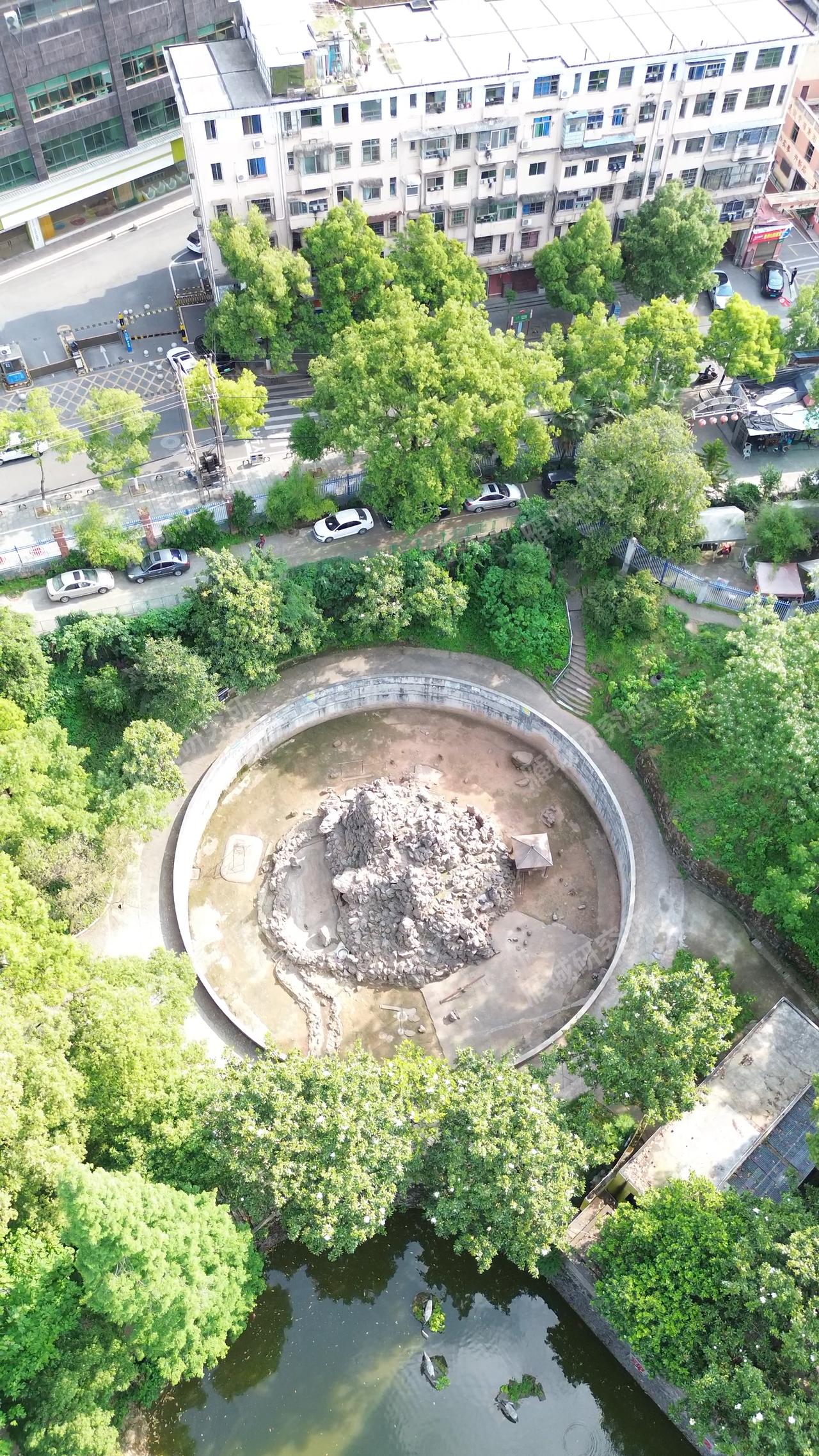 恭喜大家，衡阳市动物园这次没有涨价
 
成人票价依旧20元每人次，不涨价！
 