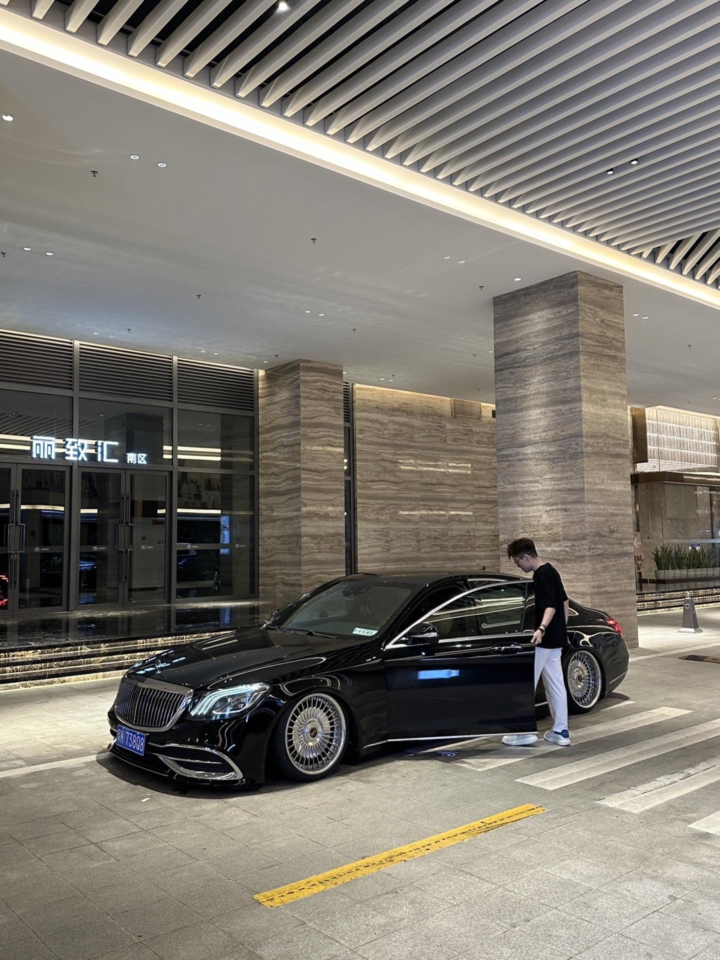 早就被替代了 耿耿于怀的人是我