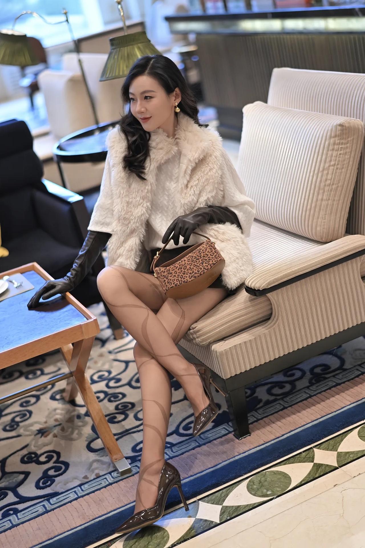 优雅复古风，黑白配，时尚街拍