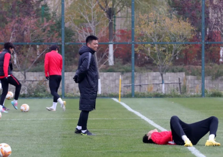 亚泰宿将蒋哲、李尚文退役后回到俱乐部，转型青训教练