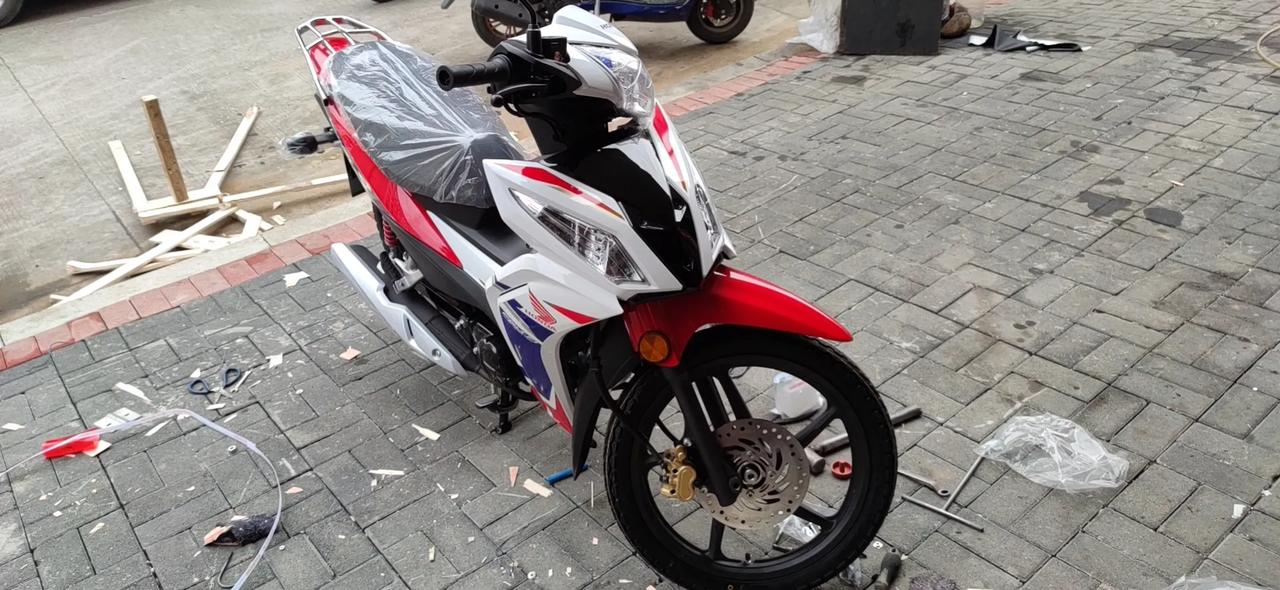 我买的摩托车品牌是新大洲本田，摩托车型号是新大洲本田新威武弯梁。

目的:当初买