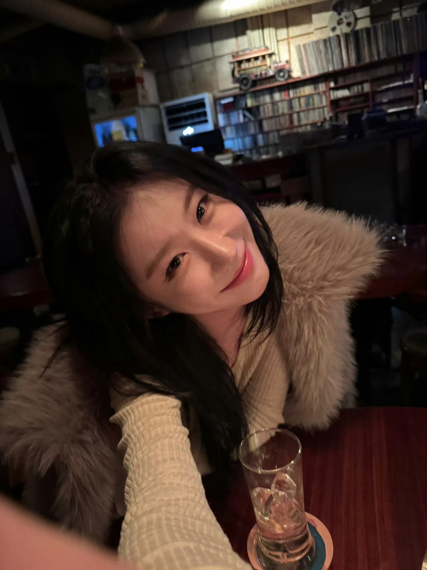 李彩领真的像只优雅魅惑的小狐狸 