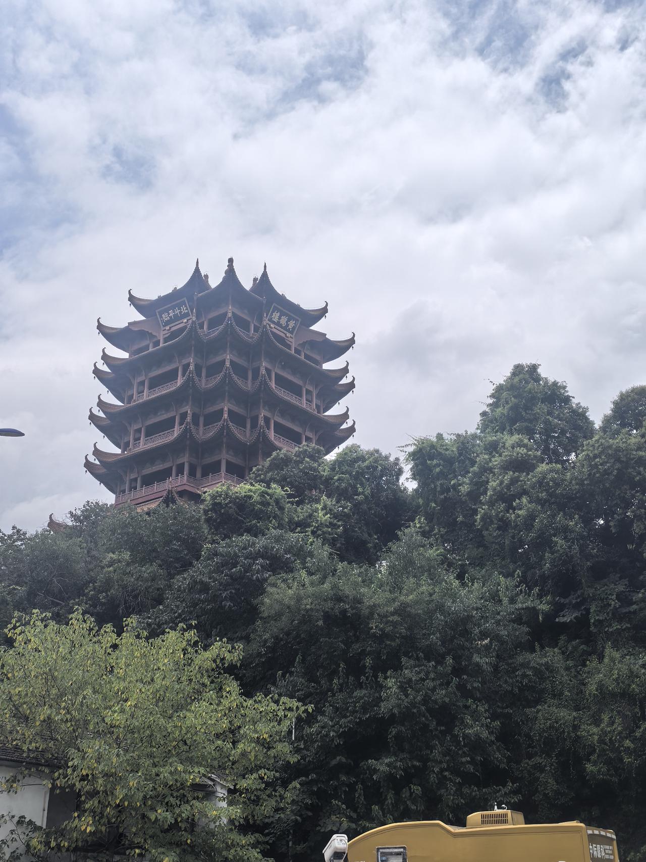 如果不缺钱，你还会工作吗？

说实话，如果这辈子不缺钱，我真的不会上班工作。
 