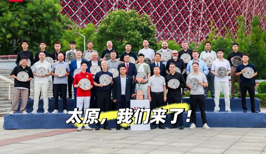 周跃龙，刘宏宇爆冷晋级，吴宜泽是险胜姚朋成
8月8日晚，斯洛克中国公开赛结束第一