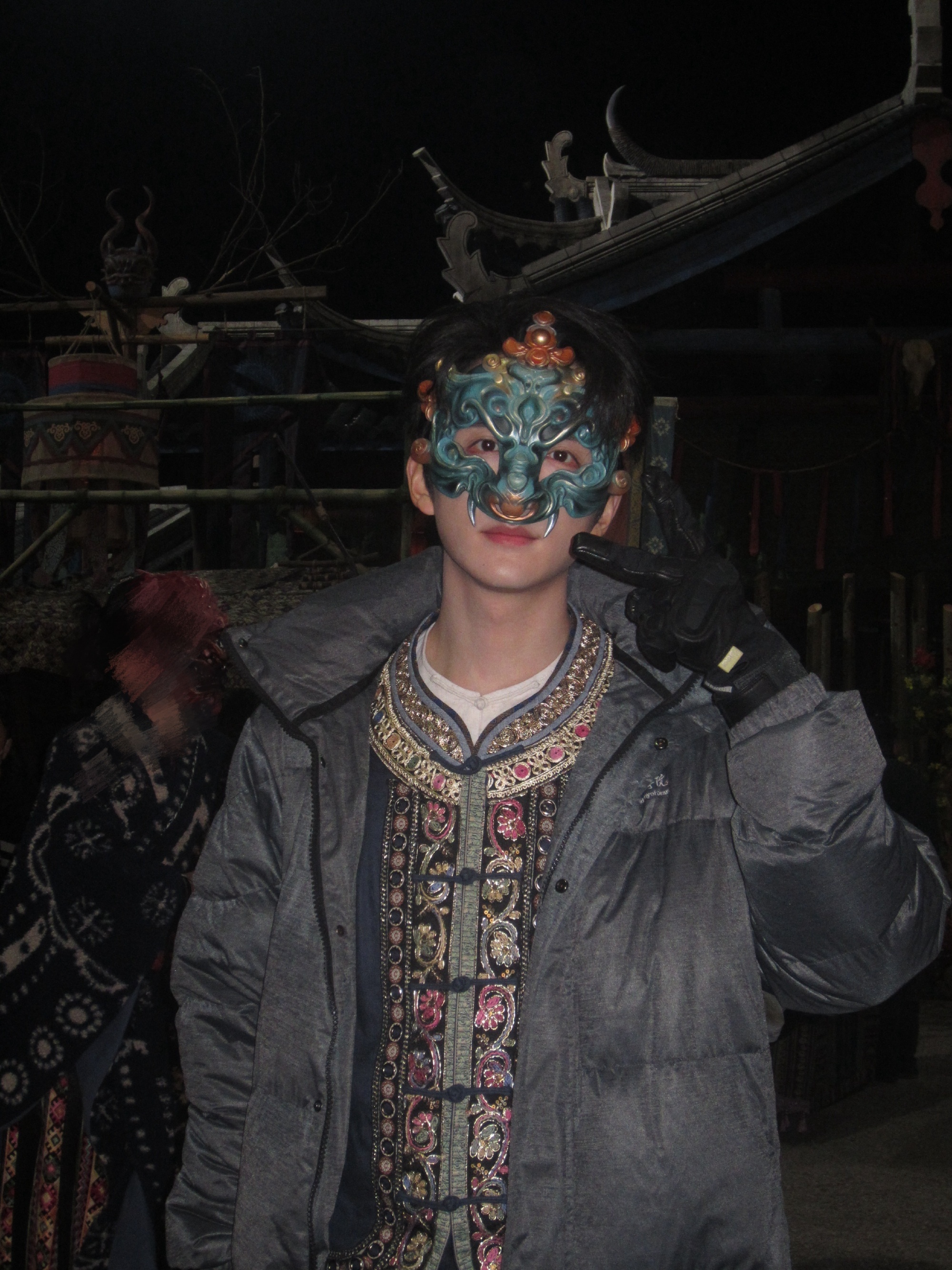张新成发文告别张海盐张新成发文告别张海楼谁能不心疼张海盐，幼年孤苦漂泊半生，唯一