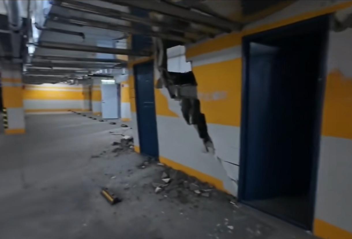 这些墙体的大面积开裂，可是插在业主们心里的一根根刺啊！地下室墙体开裂了，连承重墙