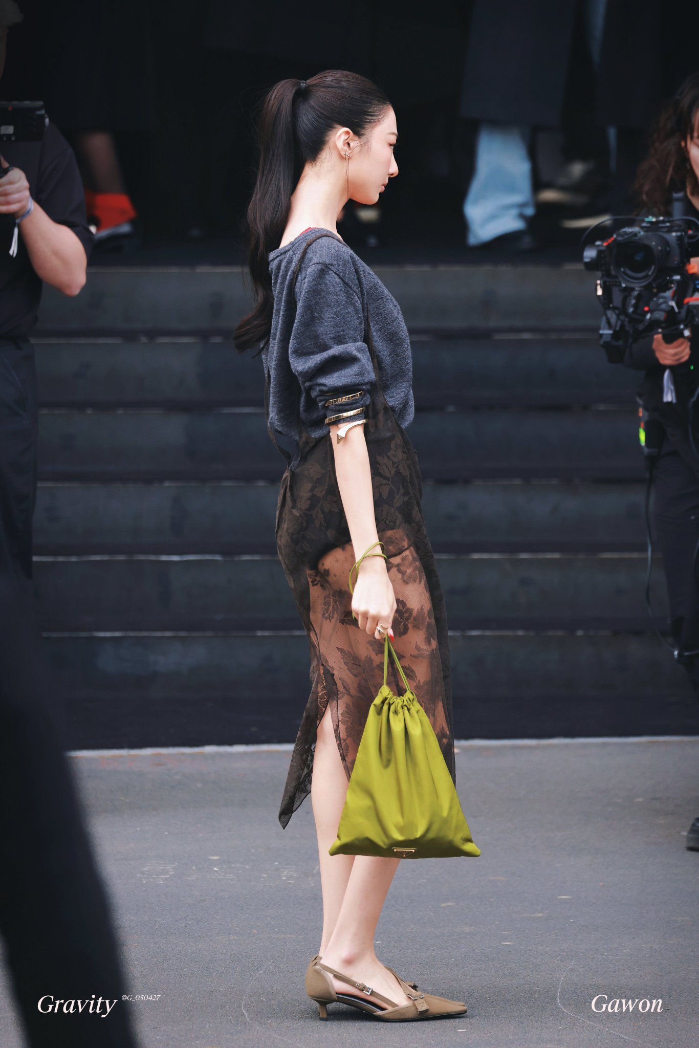 Gawon x Prada珠宝搭配小巧思，用Prada Eternal Gold