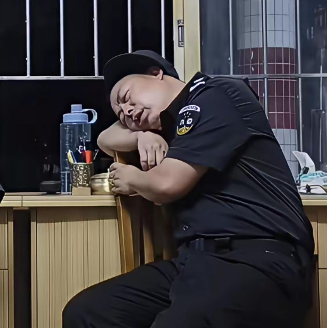 保安上夜班到底可以睡觉吗？实话实说，从制度，从原则，从责任，从义务上讲，保安上夜