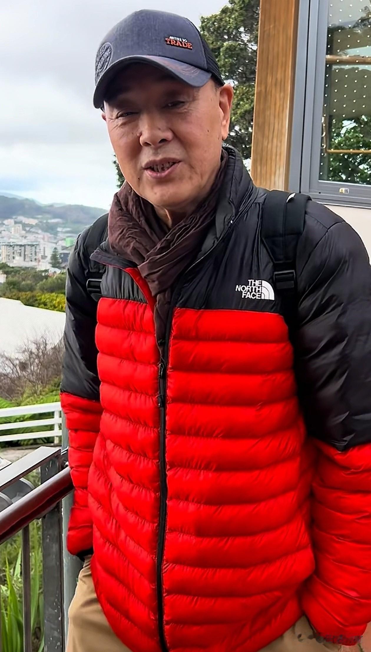 有人给老戏骨王全有留言，“还回来吗？”
王全有没有回复，他在新西兰居住多半年了。