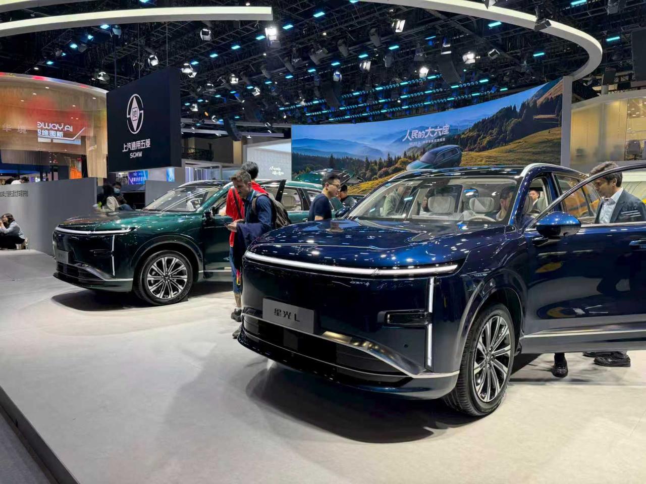 人民的大六座SUV，星光L北京车展首发亮相。

普通消费者也有高品质的大六座