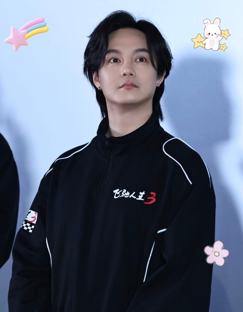 国产摩托扬威世界赛场，
尹正这波硬气拒绝太圈粉！
张雪机车820RR在WSBK葡