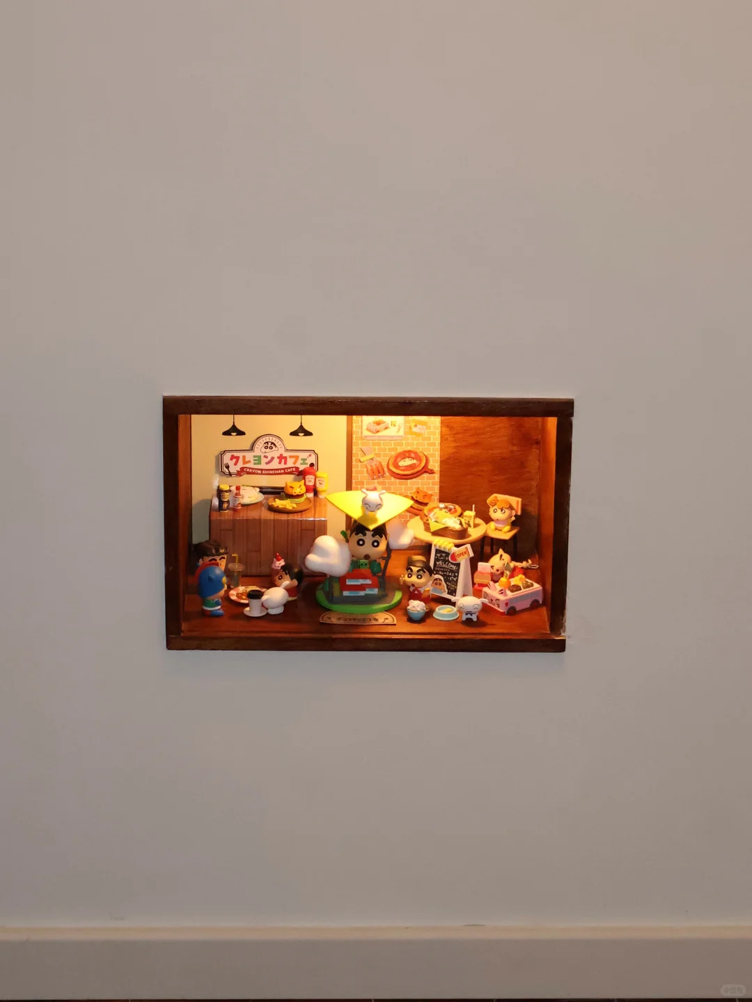 是谁拥有了蜡笔小新感应地脚灯！