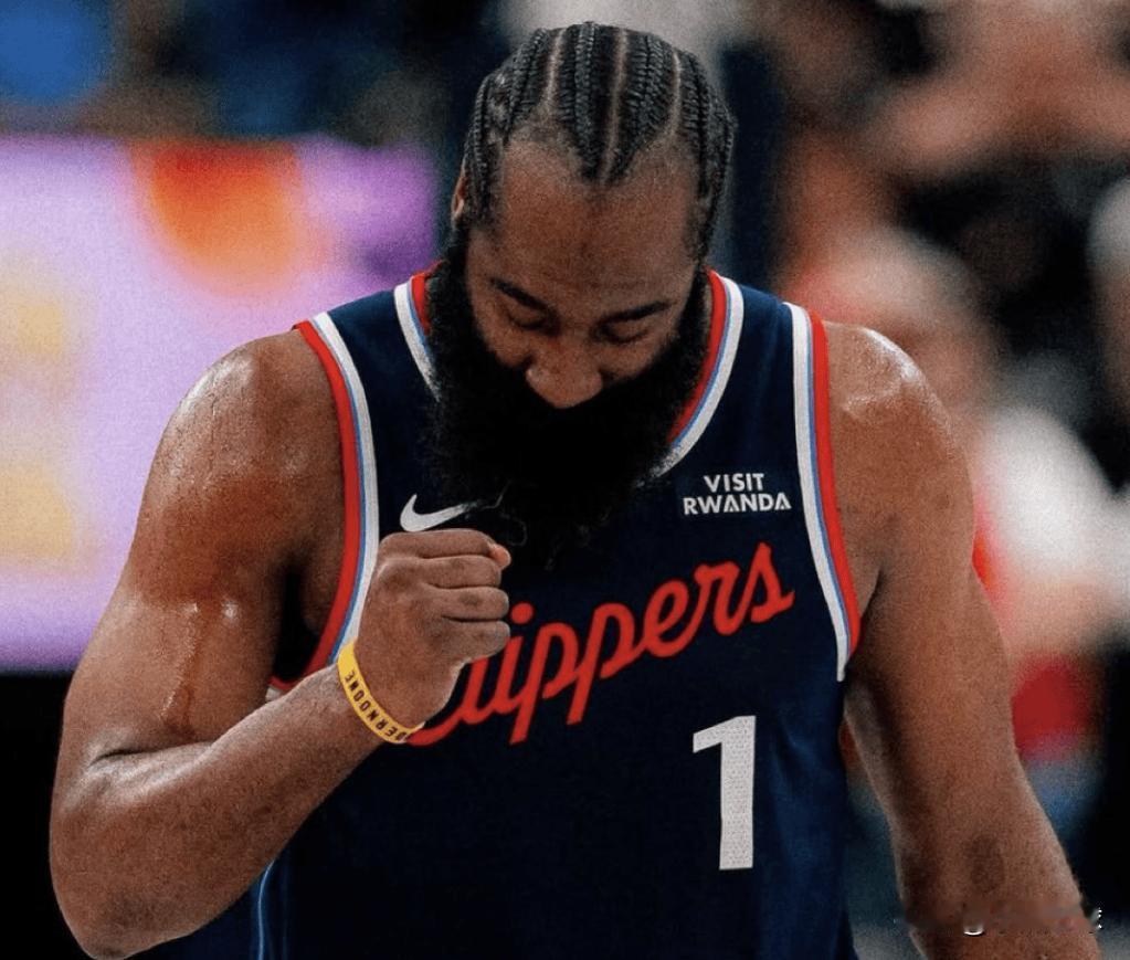 美媒Ary：若哈登进入交易市场，这位全明星后卫将成为众多管理层关注的名字。

今