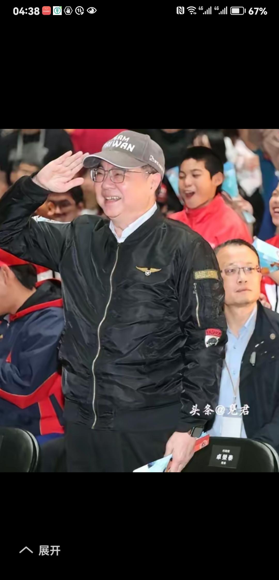 敌人的敌人是朋友，这句话在这次日本棒球赛上却得到反转。卓荣泰包机到日本看球，有新