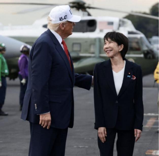 特朗普已经后悔莫及了，高市早苗还在执迷不悟。近日，日本竟然派军舰穿越台湾海峡，挑