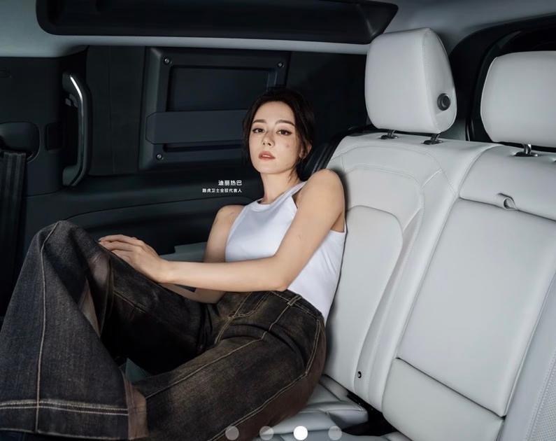 白鹿超迪丽热巴角色热度登顶周星驰电影《功夫女足》7月上映。迪丽热巴饰演8号前锋钰