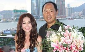 1997年，31岁的温碧霞到夏威夷散心，遇到了身价200亿的富商何祖光。

那时