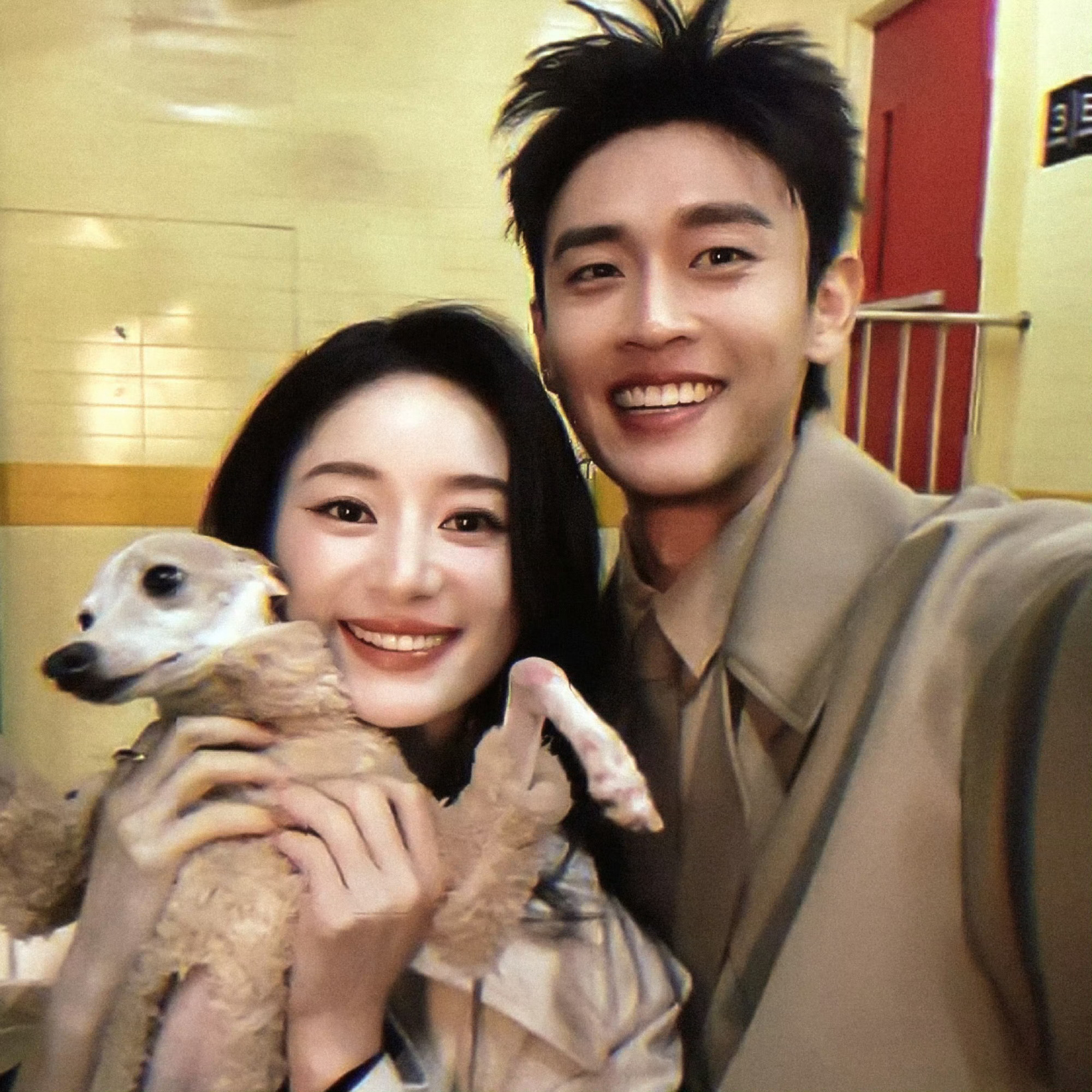 王天辰呲个大牙看郭晓婷笑姐姐姐夫🍬我磕了！剧里剧外甜蜜蜜😘🤫貌似三月还有合