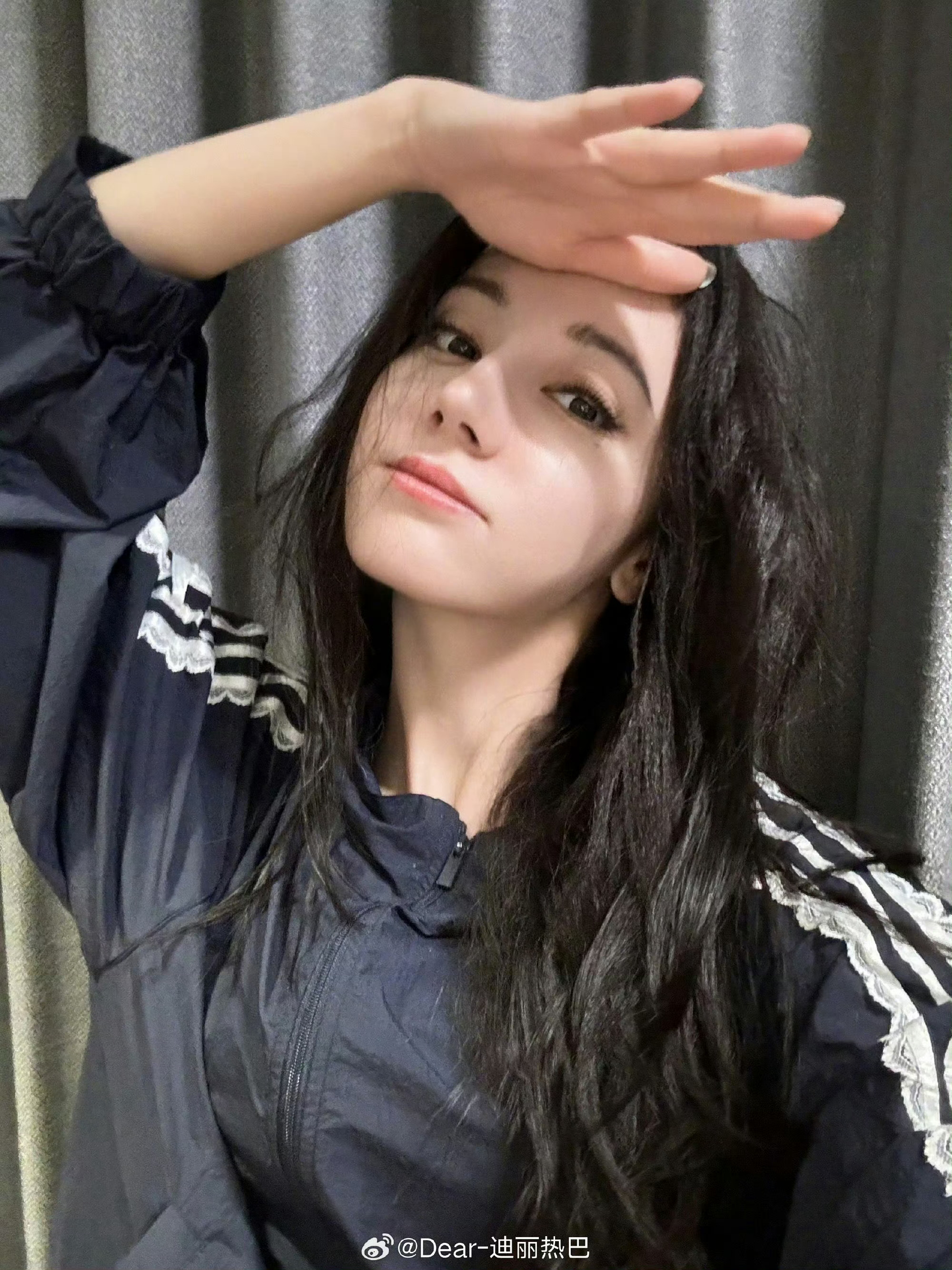 美女平安归来就好