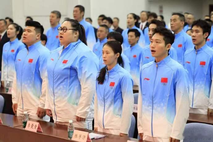 爱知·名古屋亚运会中国体育代表团今天成立，以下为中国举重队参赛名单领队：占旭刚教