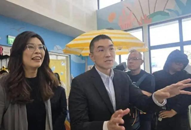 1月3日，台湾民众党前主席柯文哲宣布，担任民众党籍嘉义市长选举参选人张启楷的竞选