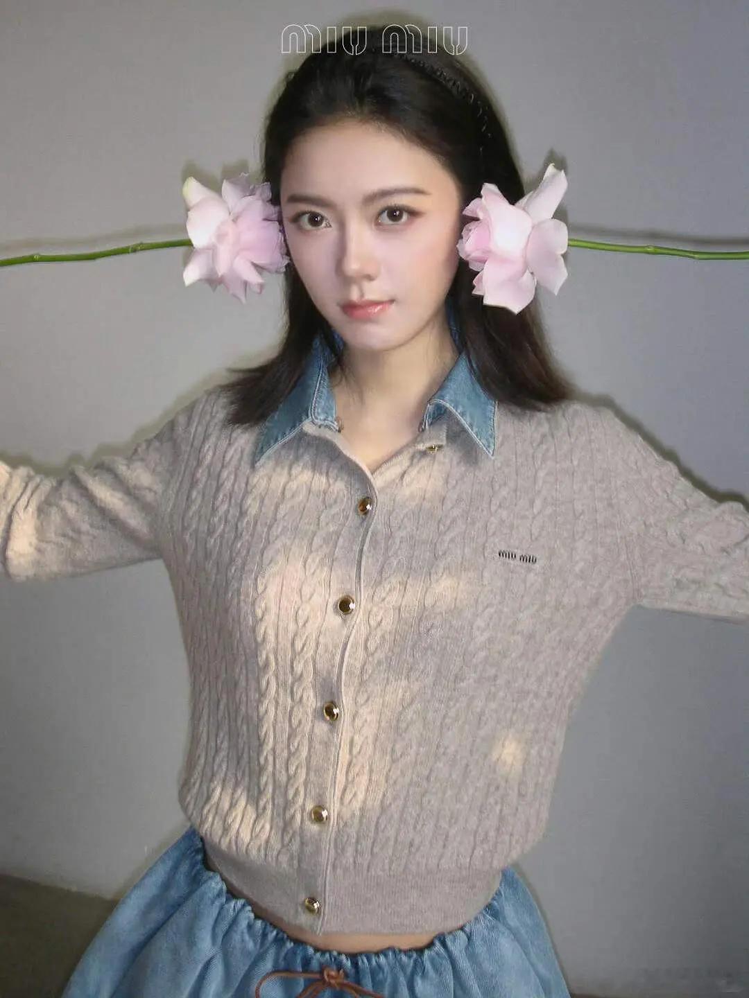 赵今麦 已拿下属于自己的第五支 Miu Miu 广告 ，今年从新年 、Leath