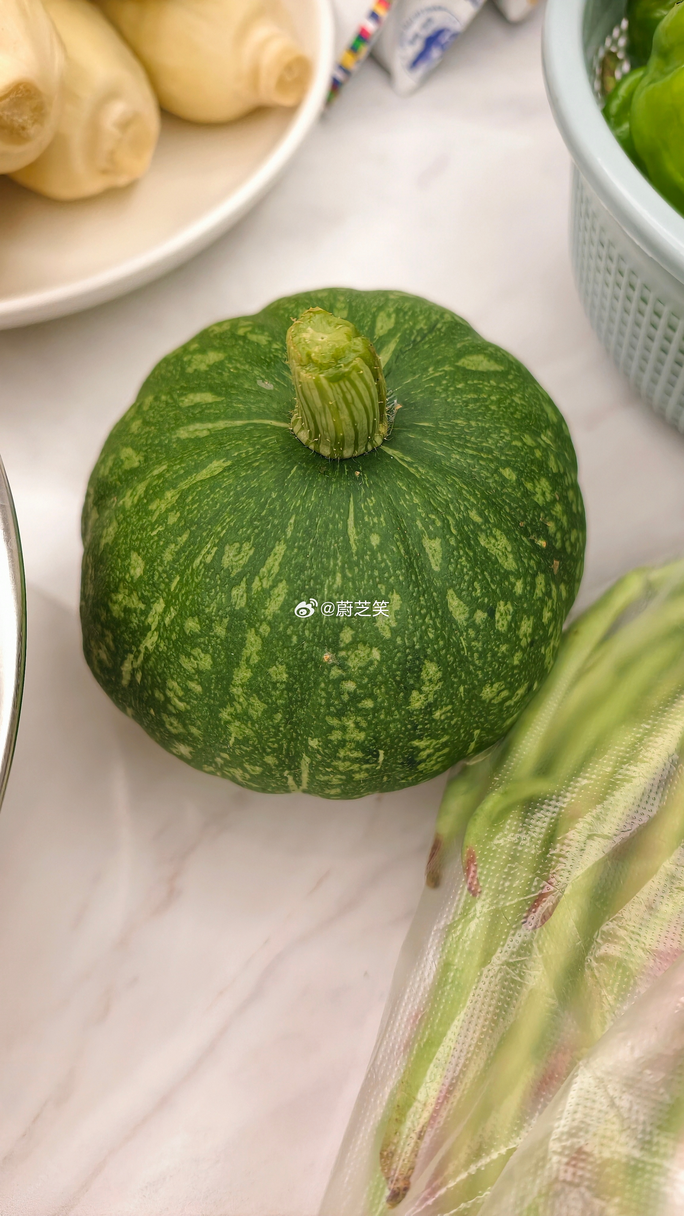 笑容的美食 爸爸又打电话来，让我回家去拿菜，我说上次拿的还没吃完安吉有什么