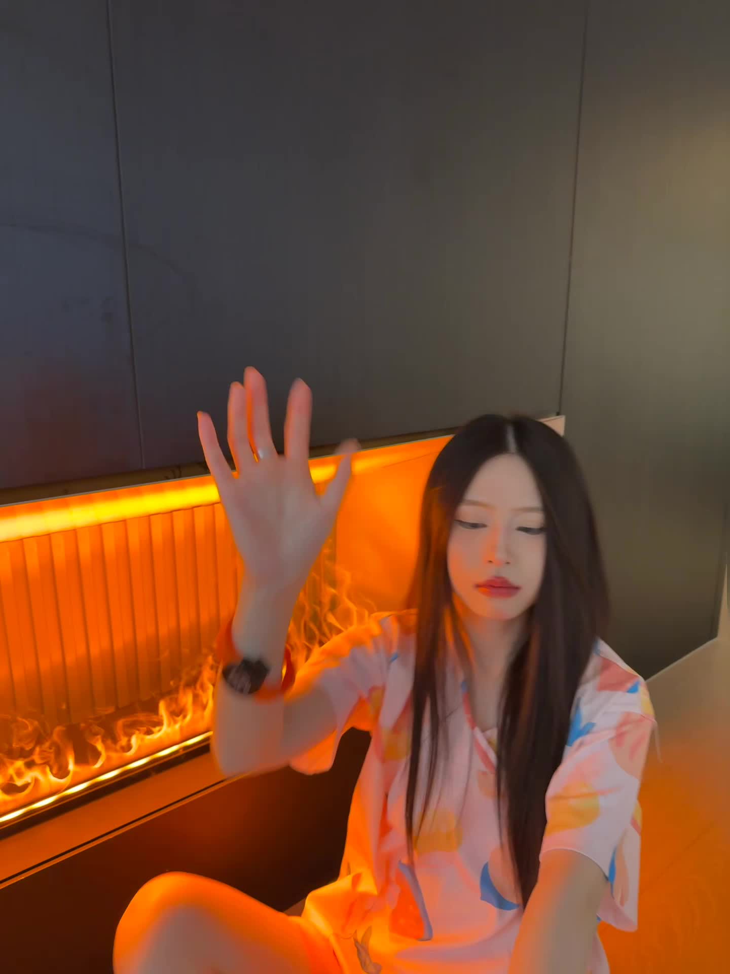 漂亮的小女孩会一直开心健康平安好运